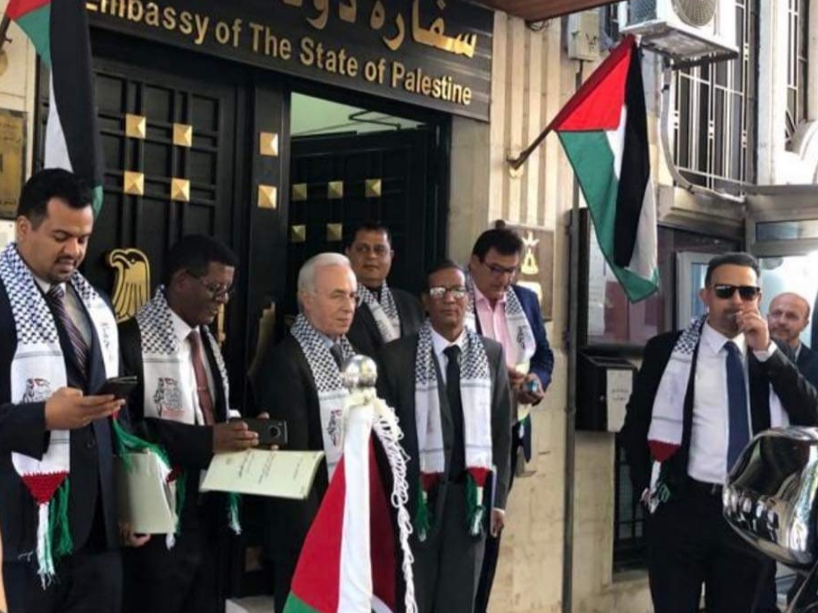 السفير الفلسطيني في سوريا يقدم إحاطة لسفراء دول عربية بما يجري في غزة