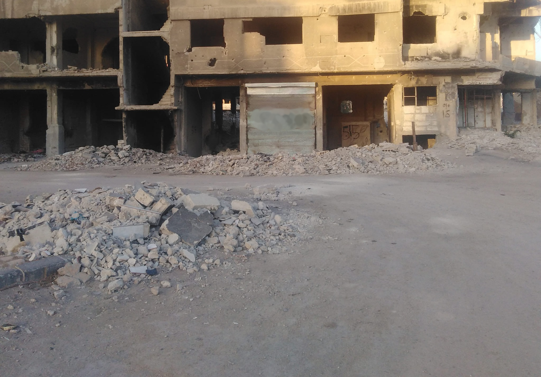  جنوب دمشق. تعفيش وإهمال حكومي وتوقيف رئيس بلدية الحجر الأسود