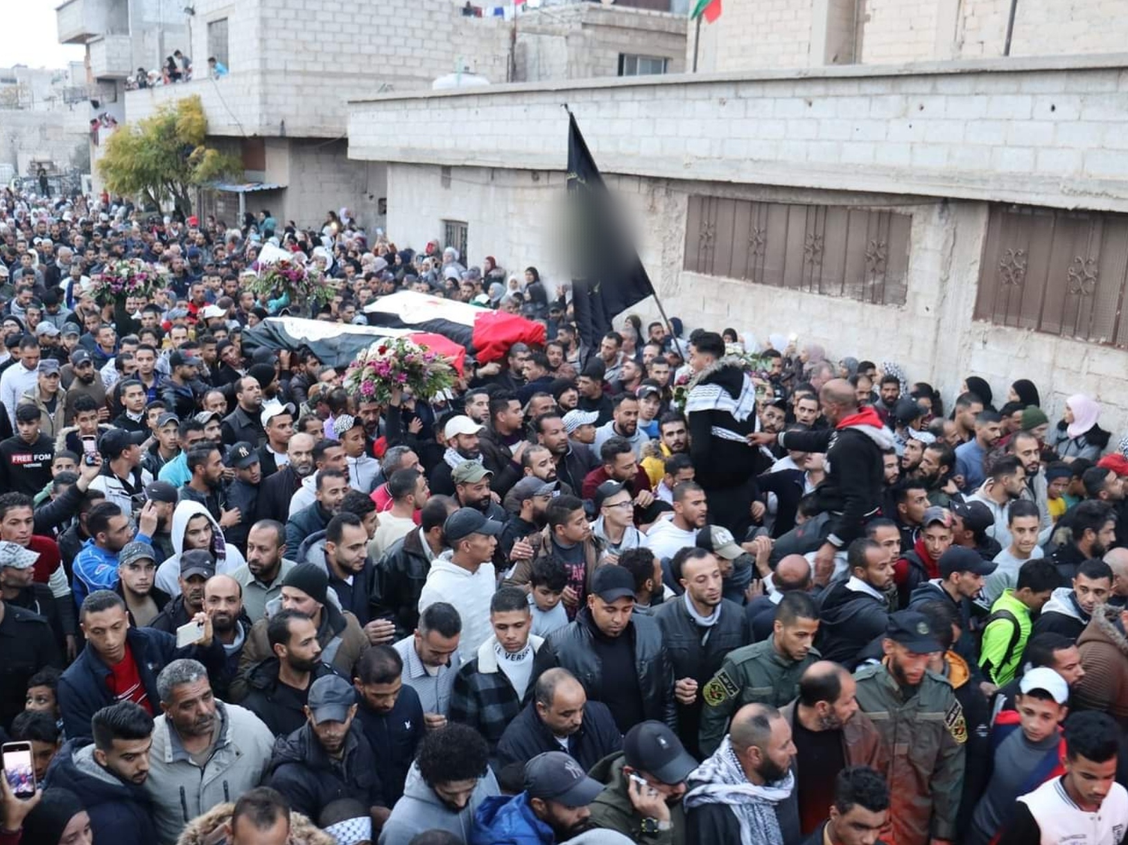 تشييع اثنين من فلسطينيي سوريا قضيا في جنوب لبنان