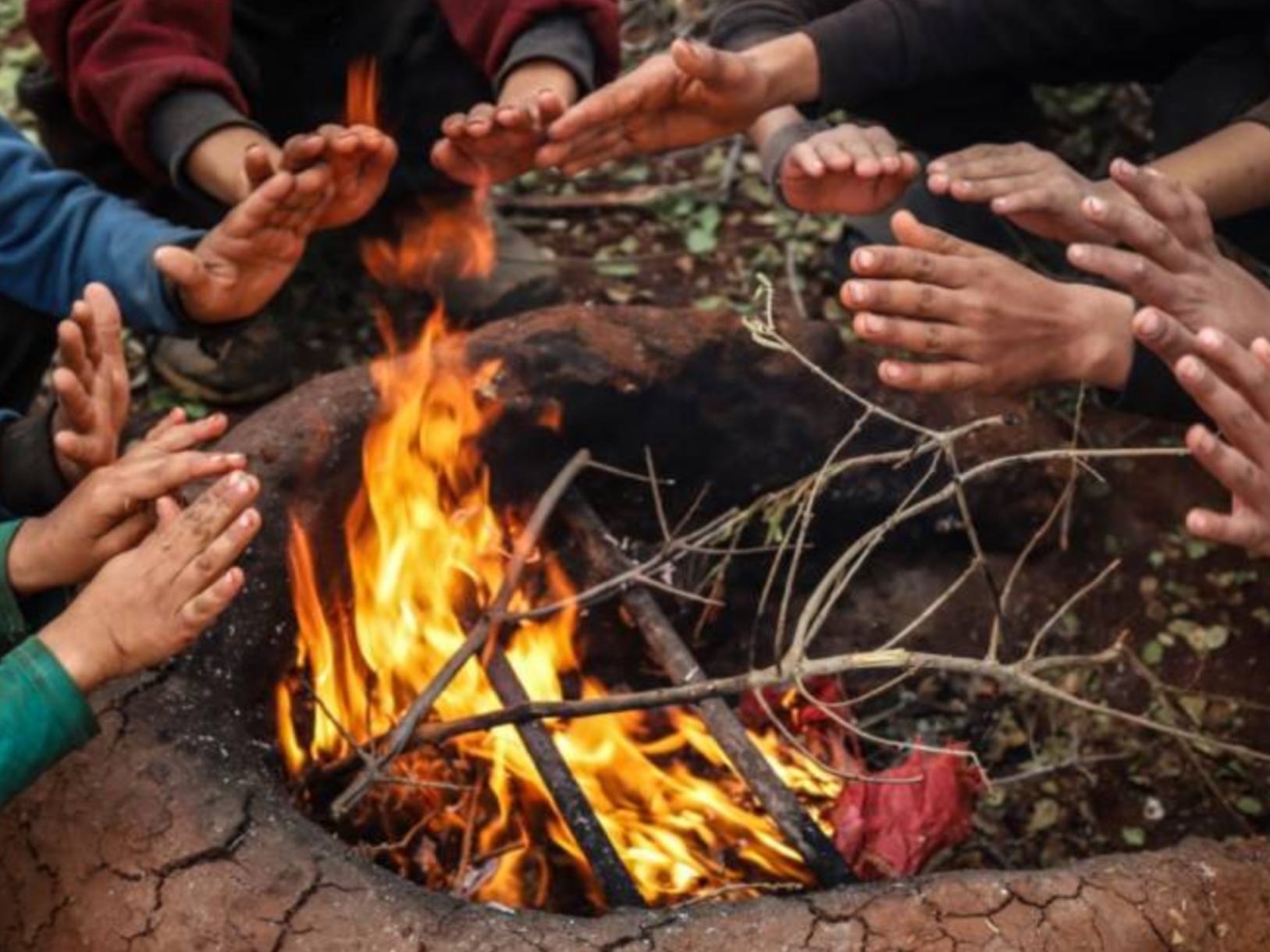 فلسطينيو سوريا يعانون من البرد ونقص الغذاء في شمال غرب البلاد