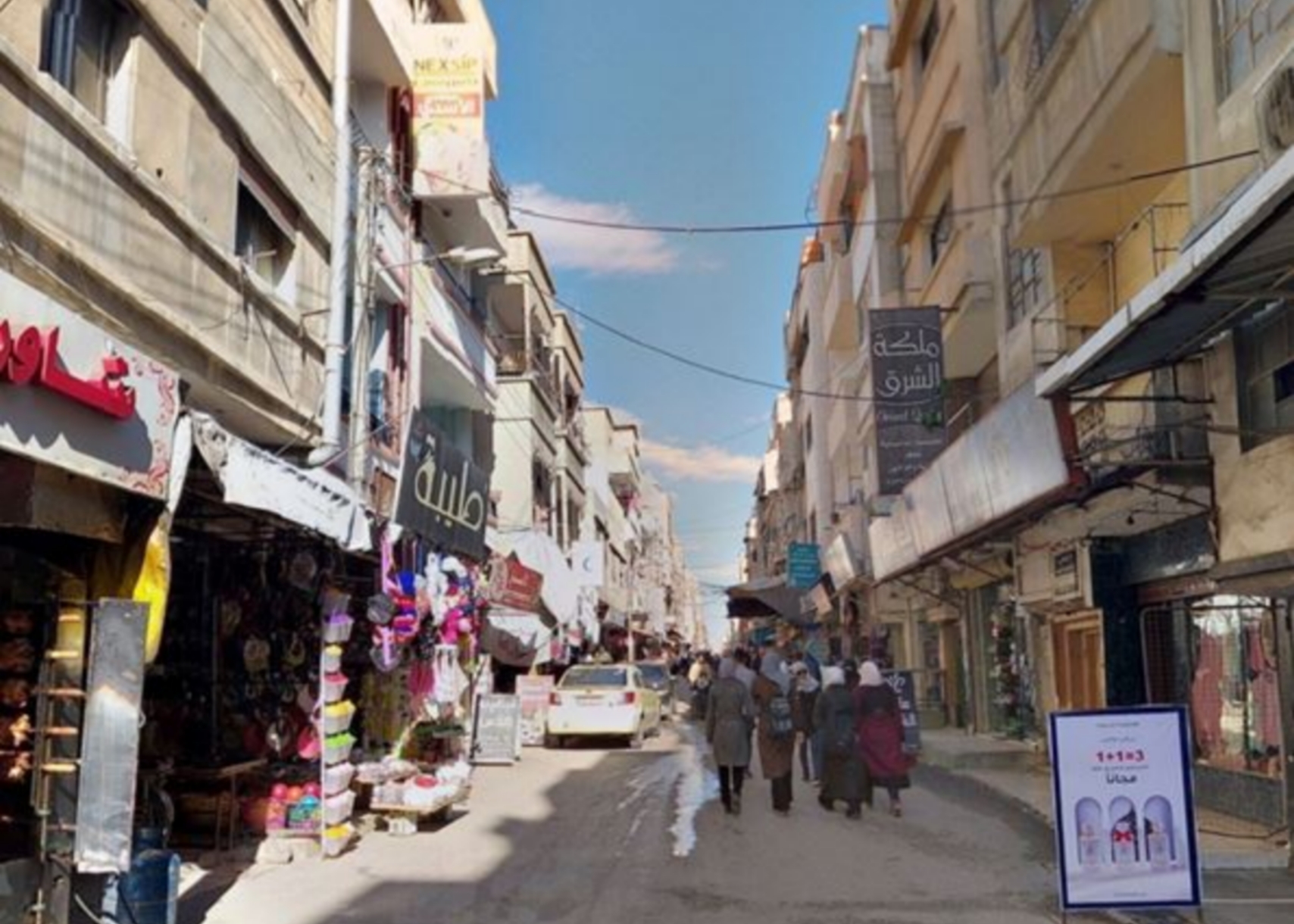 انقطاع الكهرباء والمياه يزيد معاناة الفلسطينيين في مخيم العائدين بحمص