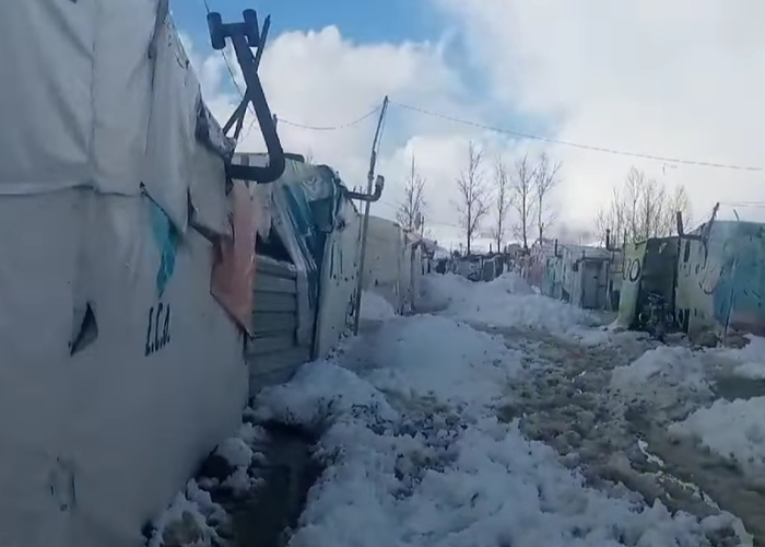 فلسطينيو سوريا في لبنان يواجهون الفقر والبرد