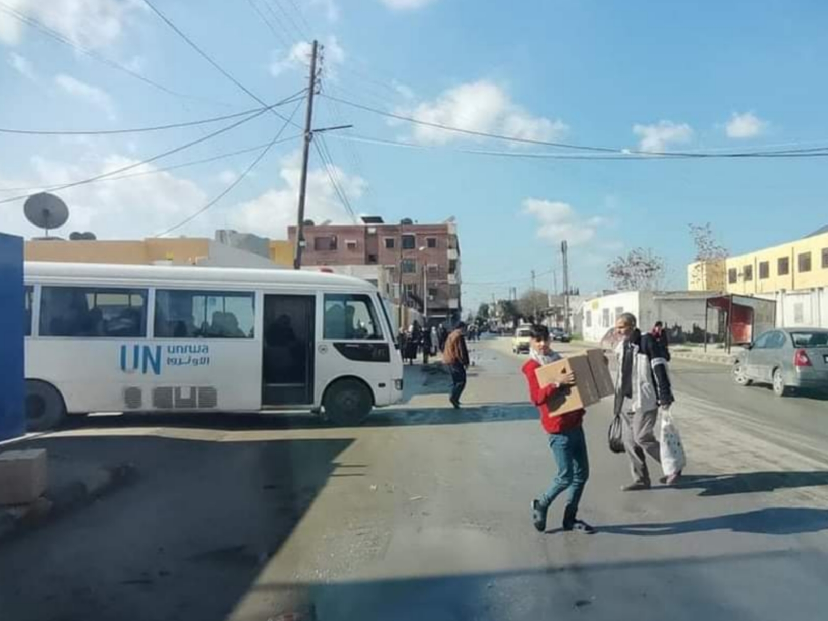 مساعدات إغاثية من الأونروا للفلسطينيين المتضررين من الزلزال في حلب