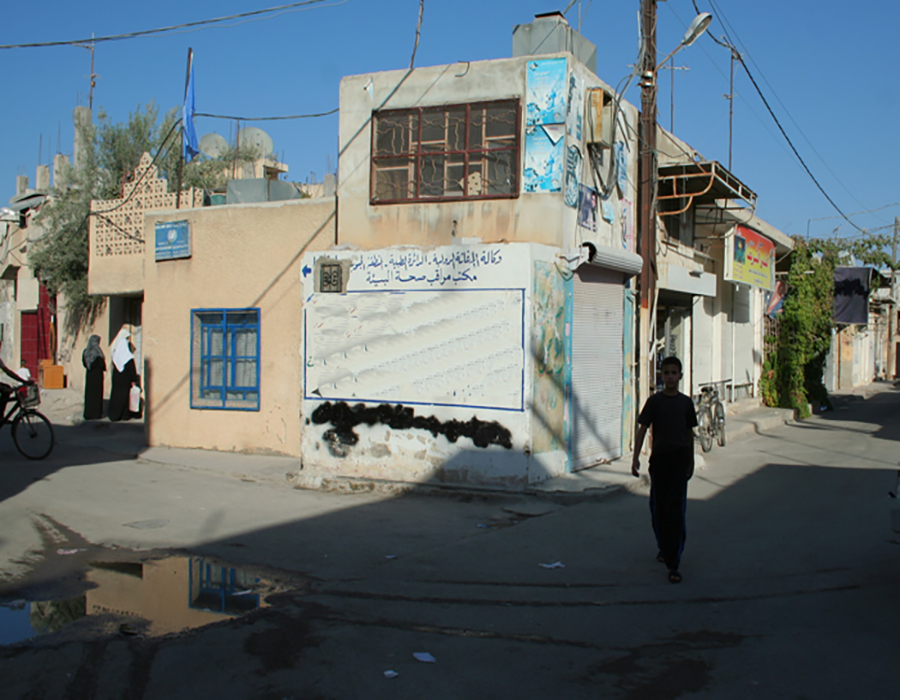 انقطاع الكهرباء يسبب أزمة بين مؤسسة اللاجئين وفلسطينيي درعا