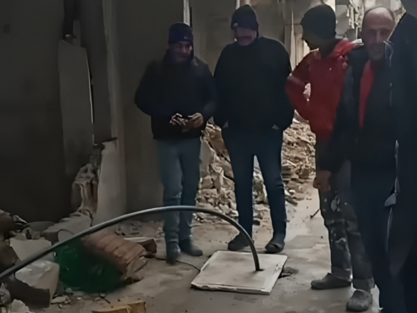 أهالي اليرموك يحيون بئراً قديماً لتأمين مياه الشرب