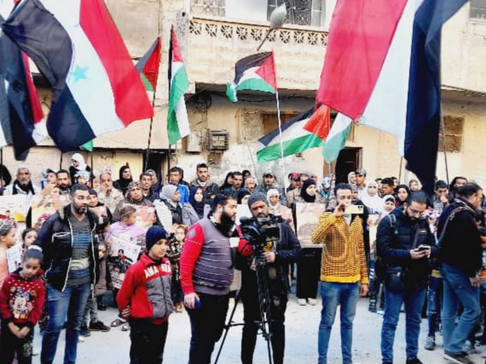 مخيم خان دنون يتضامن مع قطاع غزة ضد العدوان الإسرائيلي