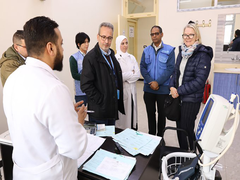 القائم بأعمال السفارة النرويجية يزور مخيم اليرموك 