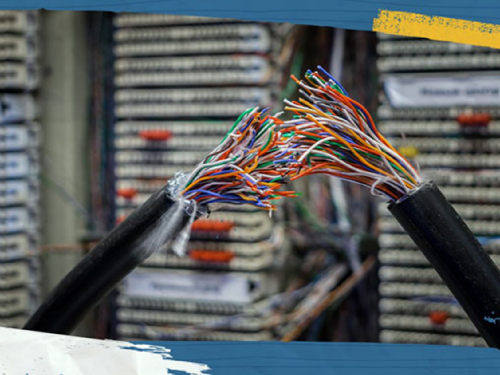 انقطاع الهواتف الأرضية والإنترنت يُفاقم معاناة أهالي مخيم خان دنون