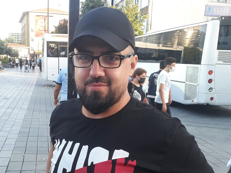 نداء إنساني يطلقه الناشط الفلسطيني أيمن دواه للتكفل بعلاجه من مرض السرطان