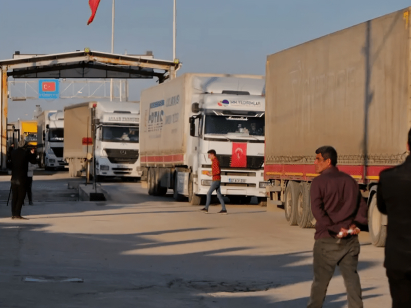 دمشق تسمح بتمديد نقل المساعدات الإنسانية عبر معبري "باب السلامة" و"الراعي"