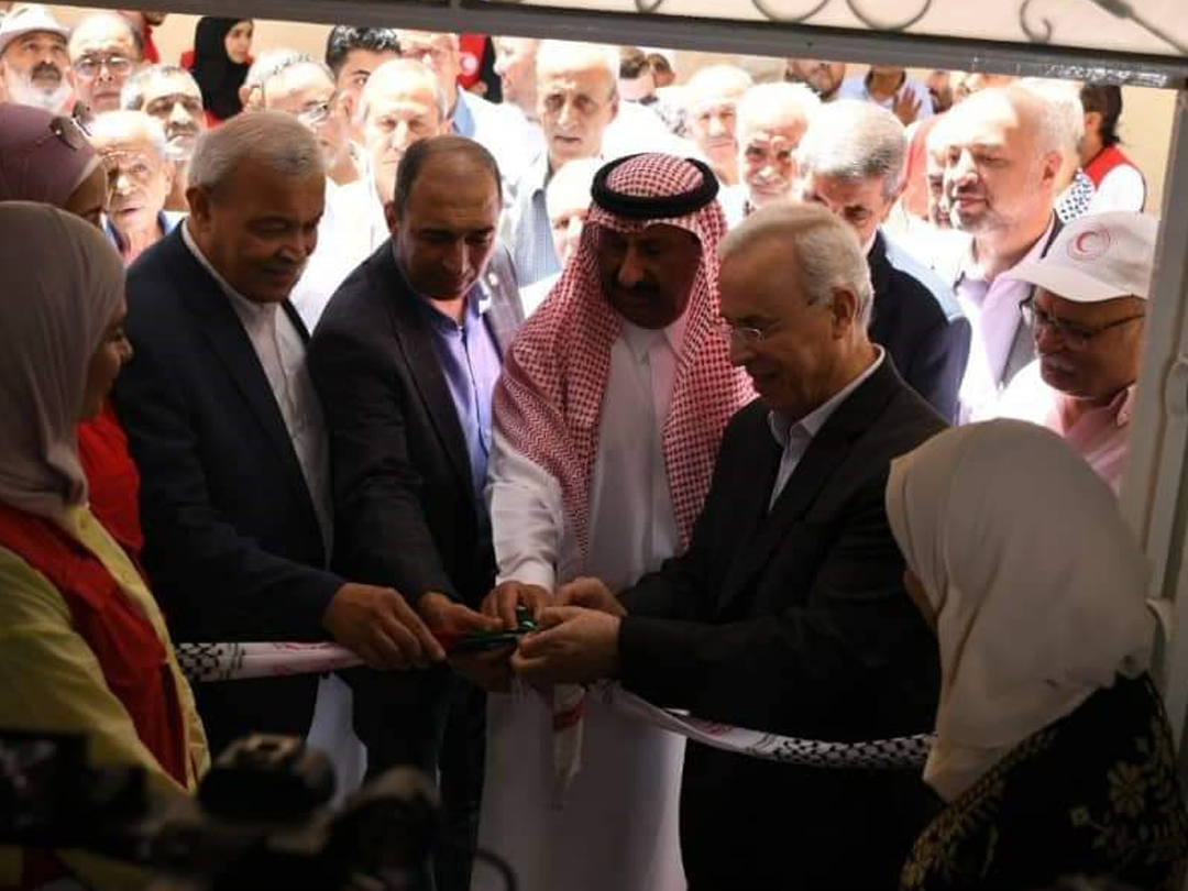 الهلال الأحمر الفلسطيني يفتتح مركزاً طبياً ومجتمعياً في مخيم اليرموك