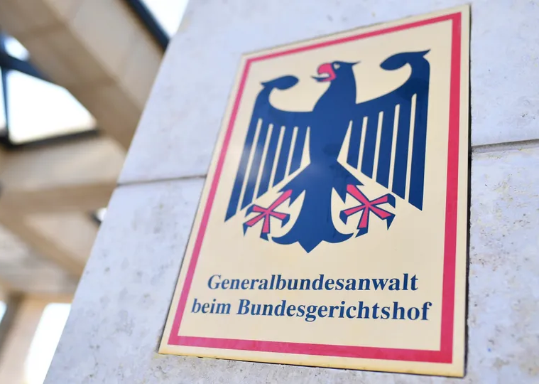 بتنسيق أوروبي..ألمانيا تعتقل 4 فلسطينيين سوريين والسويد تعتقل ثلاثة لارتكابهم جرائم حرب في مخيم اليرموك