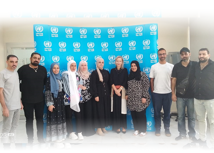 لجنة أهلية من فلسطينيي سورية تبحث مع الأونروا ملفات الإغاثة والتعليم