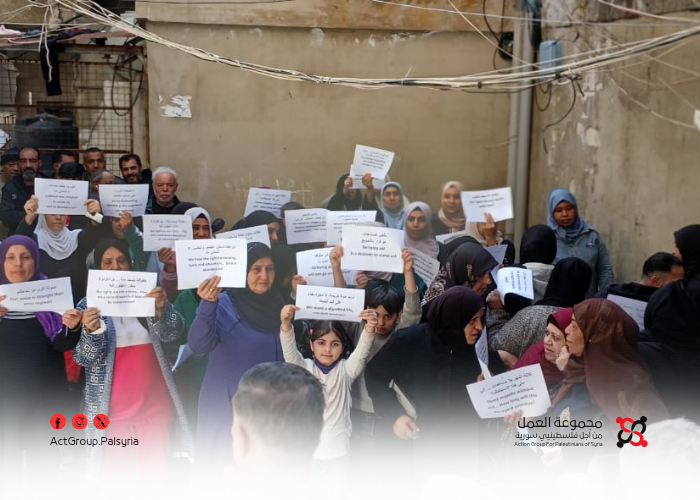 فلسطينيو سوريا يعتصمون في مخيم شاتيلا احتجاجًا على تأخير المساعدات