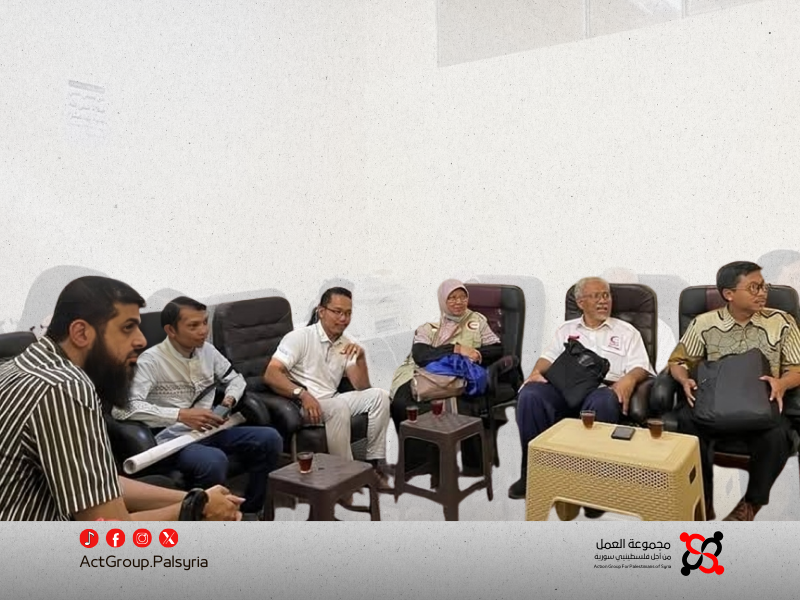 وفد إندونيسي يزور مخيم اليرموك ويطلع على احتياجات السكان