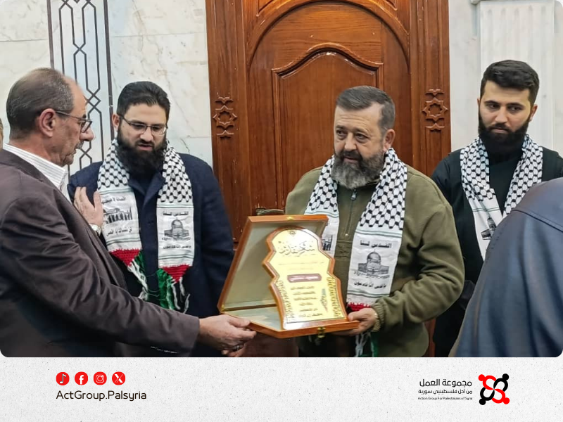 مخيم العائدين بحمص يحتفي بشابين شاركا في سفن كسر الحصار عن غزة