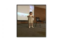 تكريم طفلة مكفوفة من فلسطينيي سورية في بلدية صيدا جنوب لبنان 