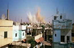 ضحية فلسطينية في قصف النظام بلدة المزيريب بالبراميل المتفجرة 