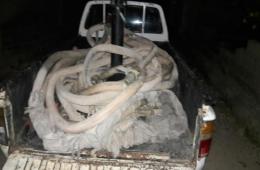 بالصور : مجموعة العمل ترصد جانباً من الدمار بمخيم درعا جراء استهدافه باسطوانات الغاز والخراطيم المتفجرة 