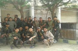 ناشطون يتداولون صوراً لانتشار عناصر جيش التحرير الفلسطيني بالقرب من مدخل مخيم اليرموك