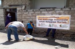 هيئة فلسطين الخيرية توزع مساعداتها في مخيم درعا والمزيريب