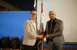 أكاديمية لبنان للتدريب والتطوير في لبنان تكرم ابن مخيم اليرموك وسيم الوني