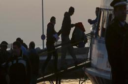 اليونان ترحّل إجبارياً أول دفعة من اللاجئين السوريين إلى تركيا