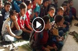 صور تظهر حجم معاناة الطلاب النازحين إلى مدينة إدلب في الشمال السوري