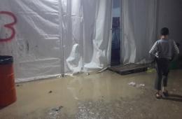 مشاهد صادمة، خيم اللاجئين في الجزر اليونانية تتحول إلى مستنقعات 