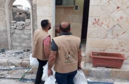 الهيئة الخيرية توزع وجبات الإفطار على عدد من العائلات في مخيم حندرات 