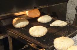 أبناء مخيم جرمانا يشكون رداءة رغيف الخبز وصعوبة تأمينه ونقص الرقابة 