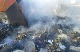 تراكم النفايات يهدد بانتشار الأمراض في مخيم درعا  