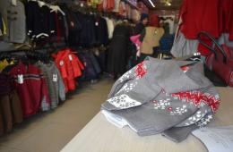 توزيع ملابس شتوية على 120 طفلاً فلسطينياً يتيماً في دمشق 