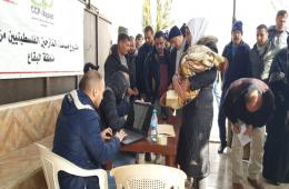 توزيع المازوت على عدد من الأسر الفلسطينية السورية في البقاع اللبناني