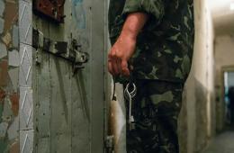 "الأزمة القلبية" حجة النظام لتبرير قضاء المعتقلين الفلسطينيين في سجونه