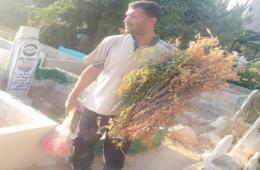 مبادرة فردية لتنظيف مقبرة مخيم جرمانا 