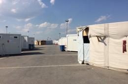 الفلسطينيون في مخيم نيا كافلا يشكون من العزلة وقسوة الانتظار