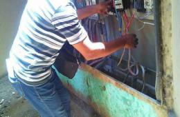 بسبب الإهمال..عطل كهربائي يكاد يودي بحياة طفلة في مخيم جرمانا