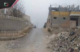 البرد القارس وقلة وقود التدفئة يفاقمان معاناة سكان مخيم حندرات 