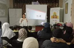 مخيم اليرموك.. جلسة توعية للسيدات حول مخلفات الحرب