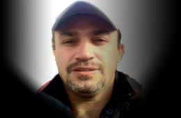 انتشال جثة فلسطيني من تحت أنقاض أحد المباني في انطاكية