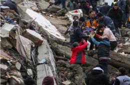 السفارة الفلسطينية تدعو المتضررين من الزلزال في تركيا إلى فتح حسابات PTT