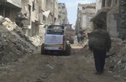 مخيم اليرموك. حركة نشطة للأهالي والآليات في عدة أحياء