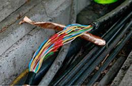 انقطاع الكهرباء بالمنطقة الشرقية من مخيم جرمانا بسبب سرقة الكابلات