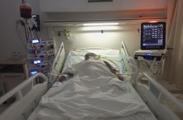 شاهد: أم فلسطينية سورية تناشد للتكفل بعلاج نجلها 