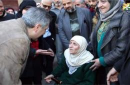 أهالي مخيم اليرموك يطالبون المحافظ الايفاء بوعوده المتعلقة بالخدمات