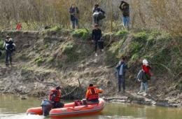 حرس الحدود اليوناني ينتهك حقوق لاجئين فلسطينيين ويعيدهم حُفاة إلى تركيا
