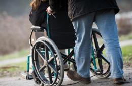 مخيم خان دنون.. الإهمال يفاقم معاناة  ذوي الاحتياجات الخاصة  