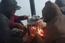 اللاجئون الفلسطينيون في مخيم جرمانا يواجهون أزمة تدفئة