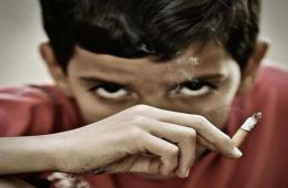 التدخين بين الأطفال الفلسطينيين تقليد اعمى وإدمان قاتل